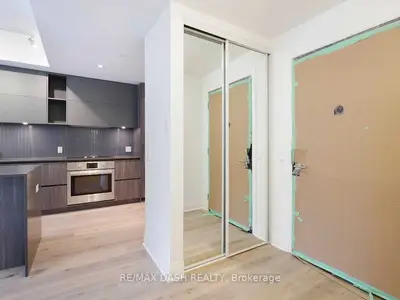 151 Avenue Road 306, Toronto, On M5r 2h7