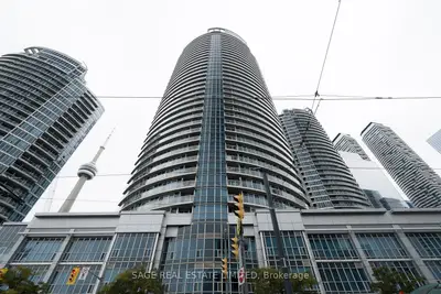 208 Queens Quay W 1705, Toronto, On M5j 2y5