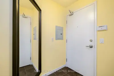 208 Queens Quay W 1705, Toronto, On M5j 2y5