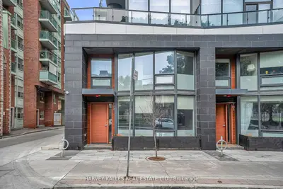 85 Wood Street Th5, Toronto, On M4y 0e8