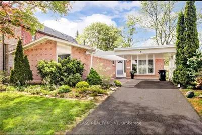 31 Grove Park Crescent, Toronto, On M2j 2c7