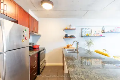 36 Charlotte Street 702, Toronto, On M5v 3p7