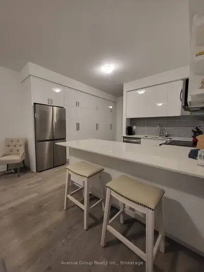 60 Hooyo Terrace, Toronto, On M6a 0e2