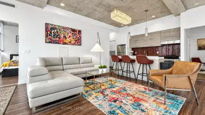 552 Wellington Street W 1305, Toronto, On M5v 2v5