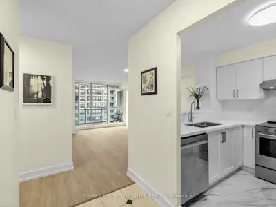 28 Pemberton Avenue 1009, Toronto, On M2m 4l1