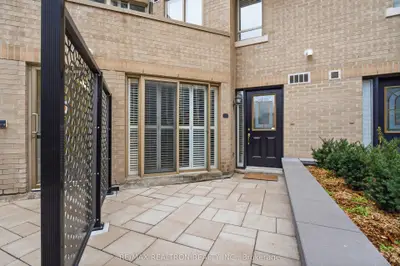 38 Hollywood Avenue 112, Toronto, On M2n 6s5