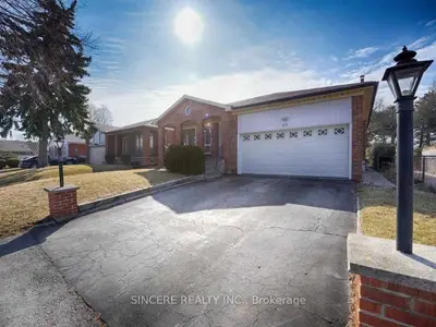 39 Kathrose Drive, Toronto, On M2j 3p4