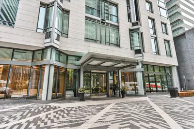 45 Charles Street E 802, Toronto, On M4y 1s2