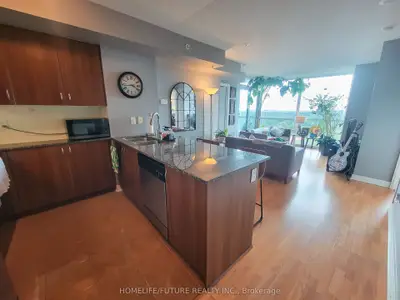 5740 Yonge Street 1402, Toronto, On M2m 0b1