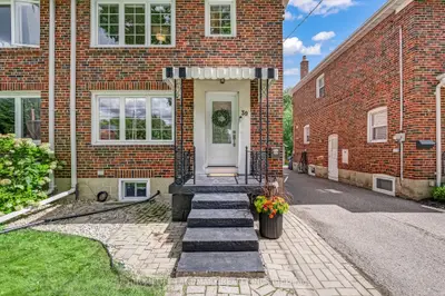 39 Brentcliffe Road, Toronto, On M4g 3y4