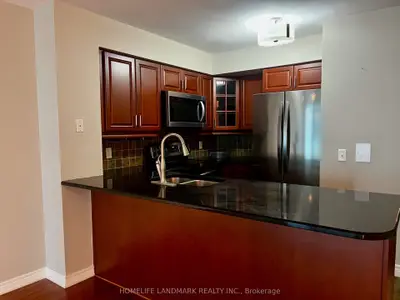 30 Grand Trunk Crescent 1708, Toronto, On M5j 3a4