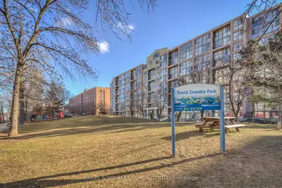 222 The Esplanade 306, Toronto, On M5a 4m8