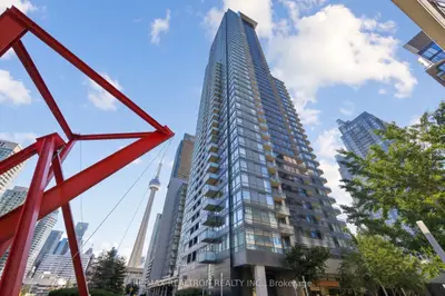 25 Telegram Mews 611, Toronto, On M5v 3z1
