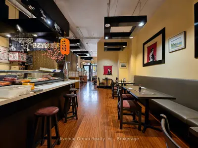 376 Eglinton Avenue W, Toronto, On M5n 1a2