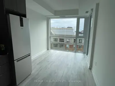 60 Princess Street 914 Se, Toronto, On M5a 2c7