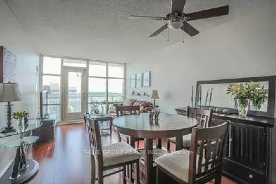 35 Mariner Terrace 1910, Toronto, On M5v 3v9