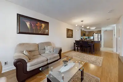 212 Eglinton Avenue E 908, Toronto, On M4p 0a3