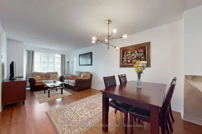 212 Eglinton Avenue E 908, Toronto, On M4p 0a3