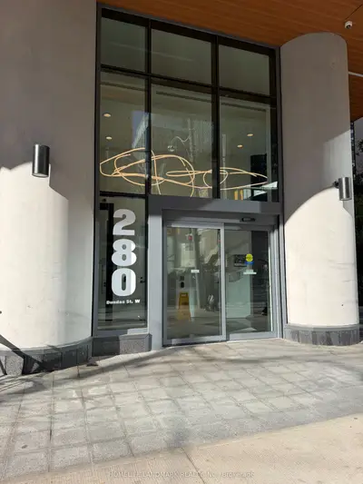 280 Dundas Street W 1802, Toronto, On M5t 0e3