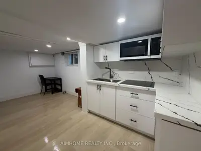 26 Patricia Avenue Lower-2, Toronto, On M2m 1h8