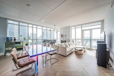 15 Iceboat Terrace 3206, Toronto, On M5v 4a5