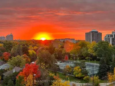 28 Hollywood Avenue 906, Toronto, On M2n 6s4