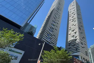 100 Harbour Street 1705, Toronto, On M5j 0b5