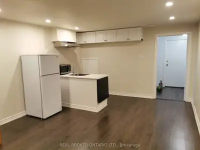 40 Green Bush Road, Toronto, On M2m 1p3