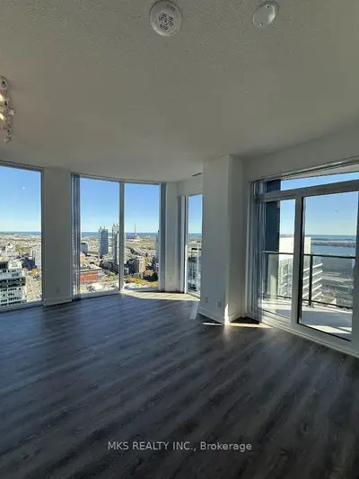 180 Front Street E 3906, Toronto, On M5a 0a9