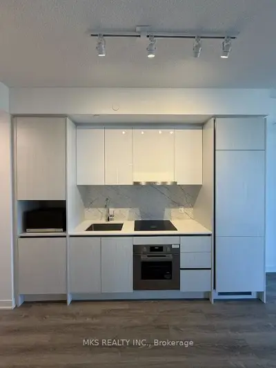 180 Front Street E 3003, Toronto, On M5a 0a9
