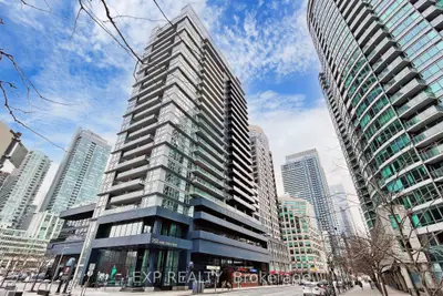 352 Front Street W 817, Toronto, On M5v 0k3