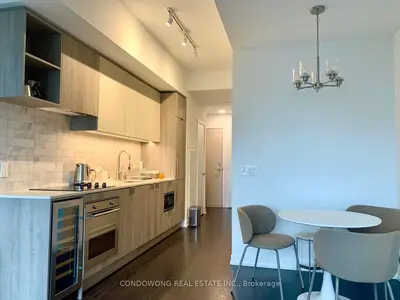 2020 Bathurst Street 805, Toronto, On M5p 0a6