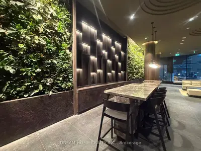 120 Broadway Avenue 1604, Toronto, On M4p 1v7