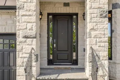 39 Moore Park Avenue, Toronto, On M2m 1m8