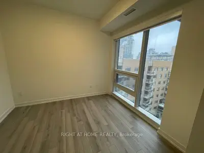 89 Church Street 806, Toronto, On M5c 2g3