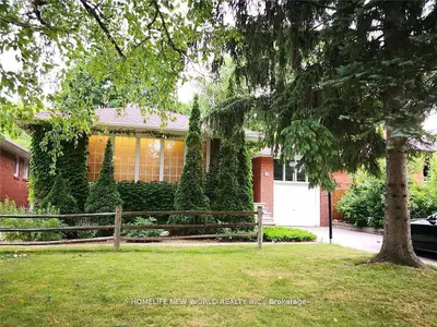 10 Millgate Crescent, Toronto, On M2k 1l6