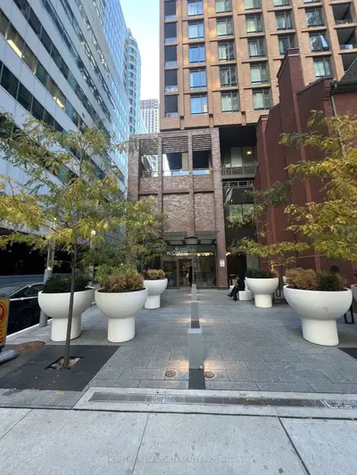 8 Widmer Street 1601, Toronto, On M5v 0w6
