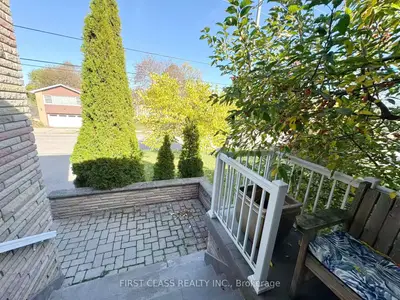 202 Goddard Street, Toronto, On M3h 5e6