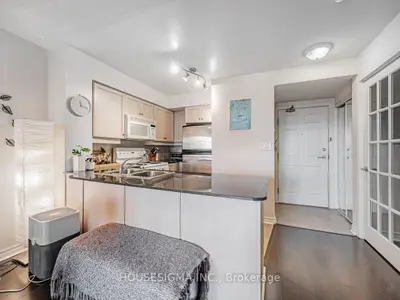 19 Barberry Place 505, Toronto, On M2k 3e3