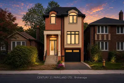 30 Glen Echo Avenue, Toronto, On M4n 2e1