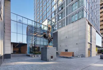 155 Yorkville Avenue 1918, Toronto, On M5r 0b4