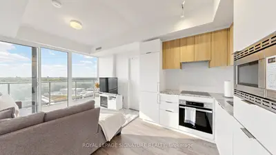 50 O'neill Road 1608, Toronto, On M3c 0r1