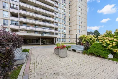 130 Neptune Drive 1104, Toronto, On M6a 1x5