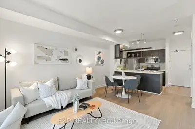 9 Spadina Avenue 301, Toronto, On M5v 3v5