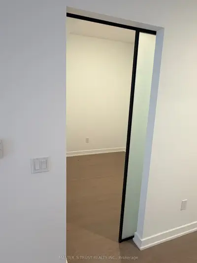 91 Montclair Avenue 1705, Toronto, On M5p 0b1