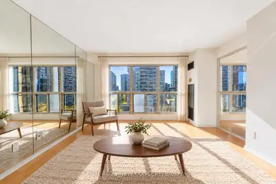 18 Hollywood Avenue 805, Toronto, On M2n 6p5