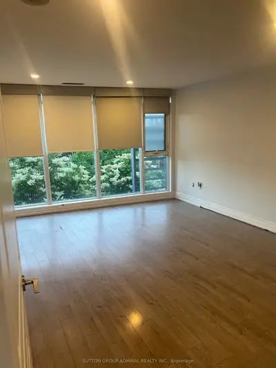 10 Capreol Court G06, Toronto, On M5v 4a6