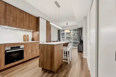 15 Lower Jarvis Street 817, Toronto, On M5e 1r7