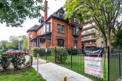 204 St. George Street 202, Toronto, On M5r 2n5