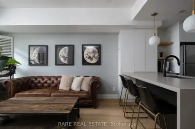 11 Niagara Street 21, Toronto, On M5v 1c2